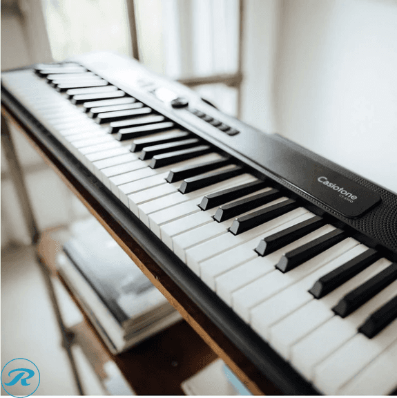 Casio CT-S190 61-key Portable Keyboard Bundle - Like New/No Box - Roller Auctions