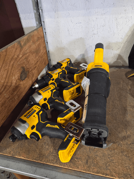 (5) Dewalt 20V Cordless Power Tools