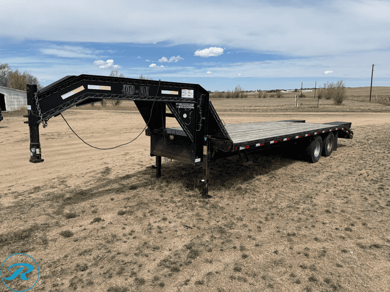 2004  Load Max  T/A Gooseneck Equipment Trailer