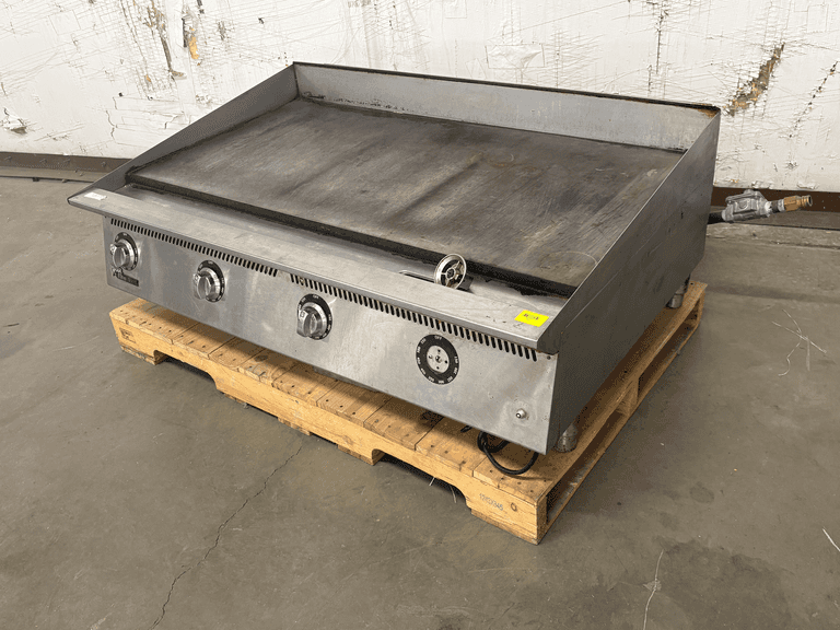 Star Ultra Max Griddle, 48"x24", Gas (Damaged Valve/Dial)