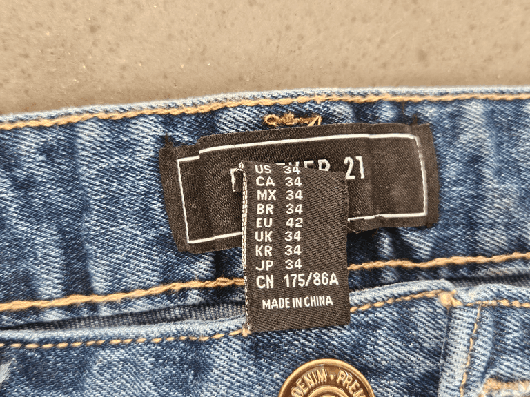 Jeans, Forever 21 and Hollister, Distressed Denim, Various Sizes - Roller Auctions