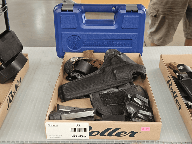 Holsters, Magazine Pouches, Magazines and Hard Case - Roller Auctions