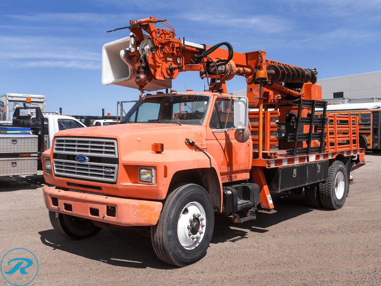 1993  Ford  F800  RWD  Digger Derrick Truck