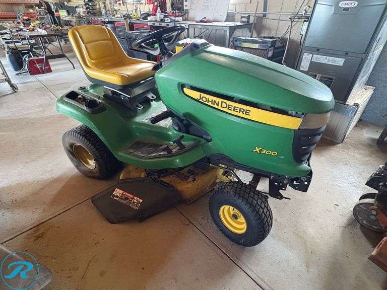 John Deer  X3000  RWD  Riding Lawn Mower