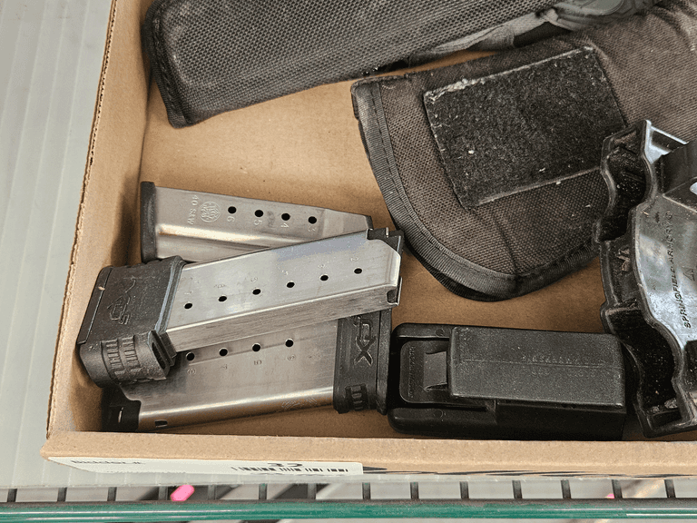 Holsters, Magazine Pouches, Magazines and Hard Case - Roller Auctions