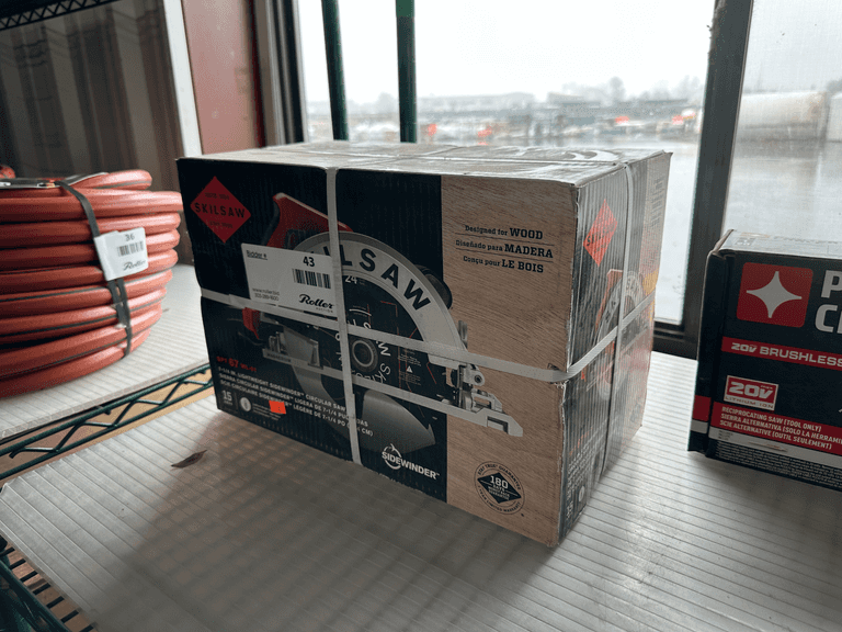 New Skilsaw SPT 67 WL-01 Lightweight Sidewinder Circular Saw