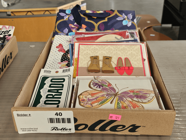 Greeting Cards, Gift Bags, and Decorative Stationery Lot - Roller Auctions