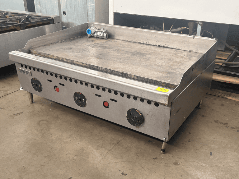 Vulcan Gas Griddle, 36"x24" (Missing Dials)