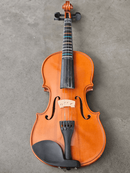 Violin With Bow and Hard Case - Roller Auctions