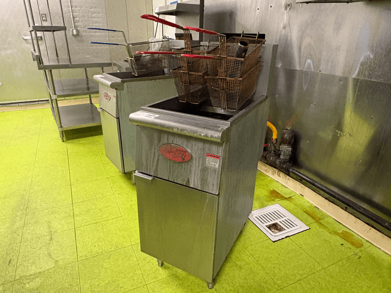 Avantco FF300-N Natural Gas Floor Fryer