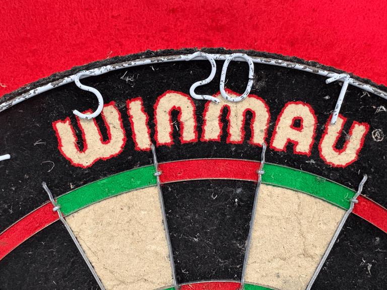 Winmau Diamond Plus Dart Board Mounted on Budweiser Backboard - Roller Auctions