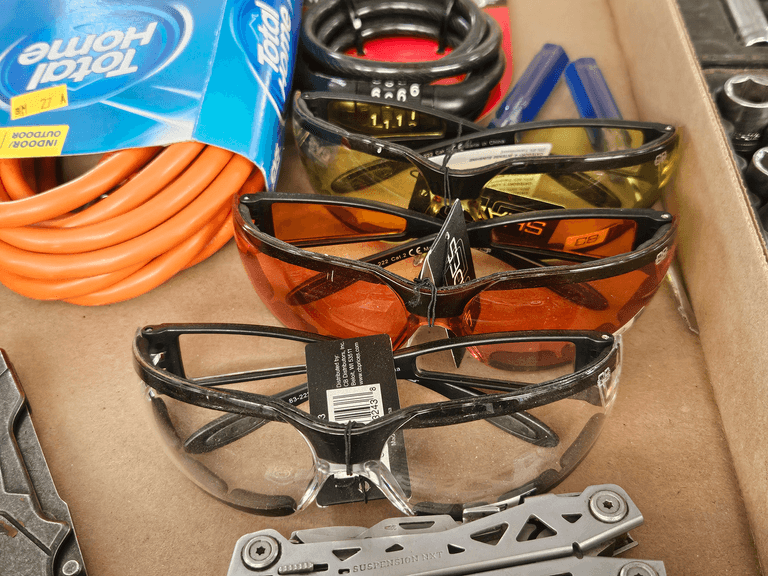 Powerbuilt Socket Set With Duralast Bits, Extension Cord, Safety Glasses, Multitool, Utility Knives (Socket Set Incomplete) - Roller Auctions