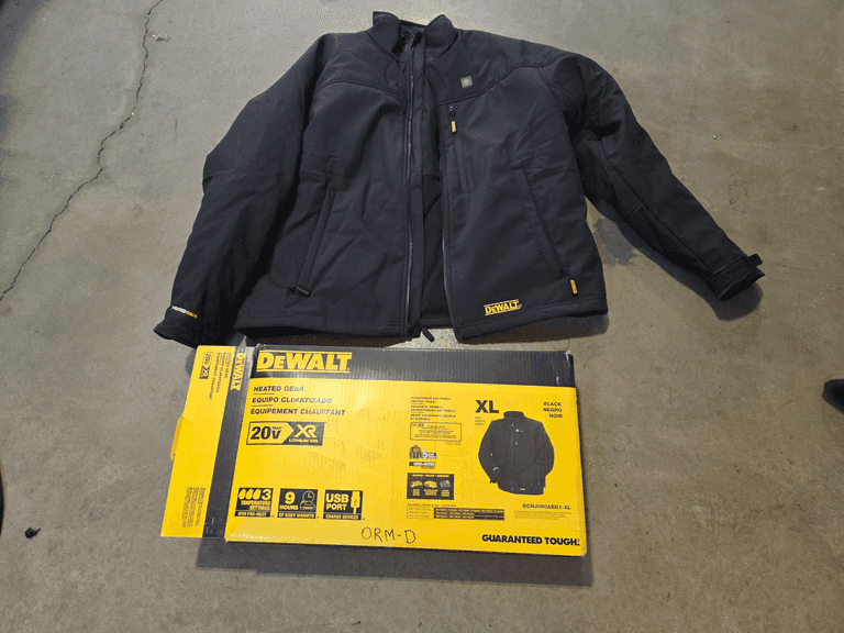 DeWalt DCHJ060ABD1-XL Heated Softshell Jacket, Black, XL, 20V XR Lithium-Ion