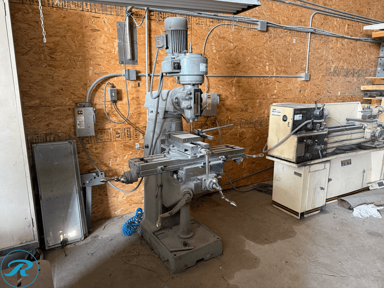 Vertical Milling Machine, 8" Machinist Vise, 37" x 8" Table