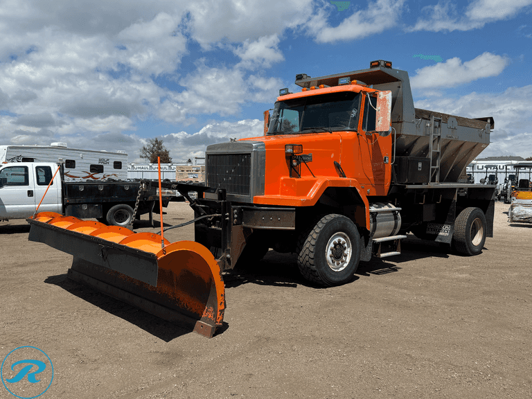 1998  Volvo  Autocar  4WD  Plow Truck
