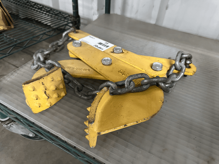 I&S FARM SUPPLY Log Grapple Tongs with Chain