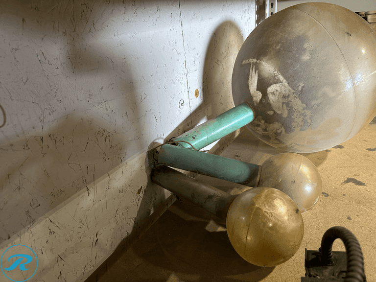 Shelf of Assorted Lights - Roller Auctions