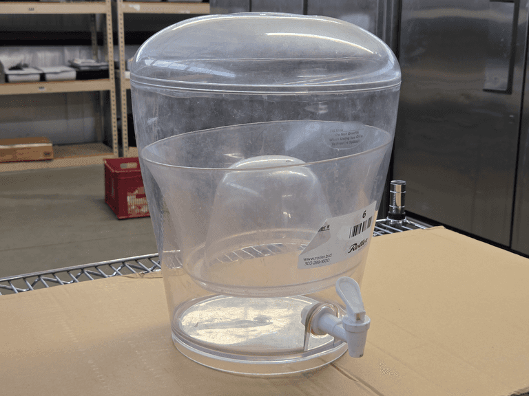 Plastic Beverage Dispenser With Lid And Spigot