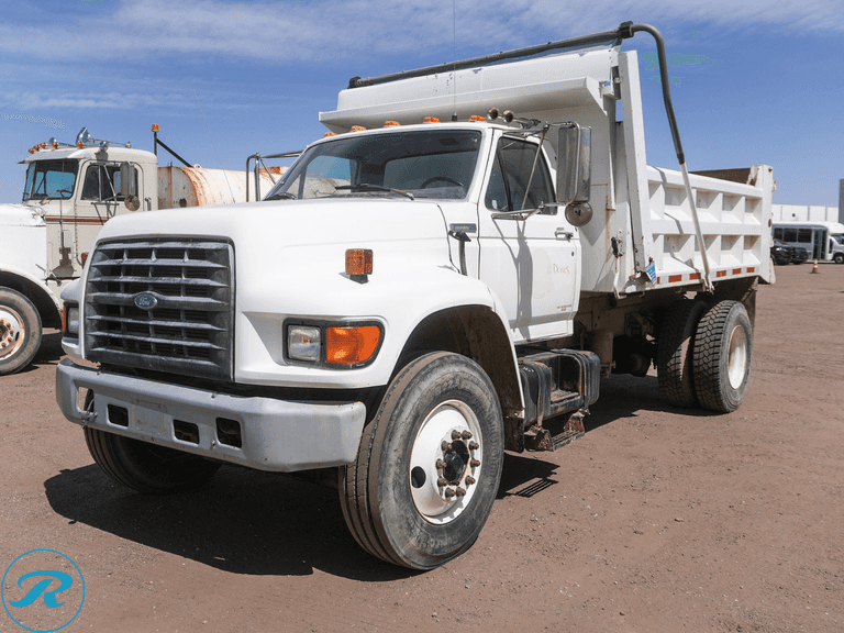 1997  Ford  F800  S/A  Dump Truck