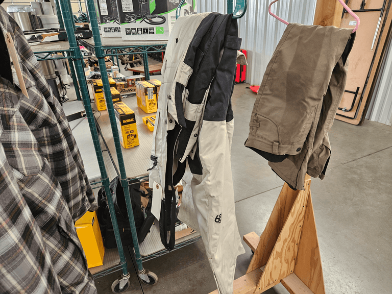 686 INFIDRY Ski Bib Pants, Medium, Tan and Black, Waterproof, Breathable - Roller Auctions