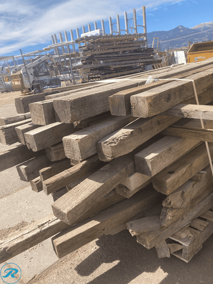 (Around 50 items total) Pallet of Assorted Oak starting from 4-in x 4 ...