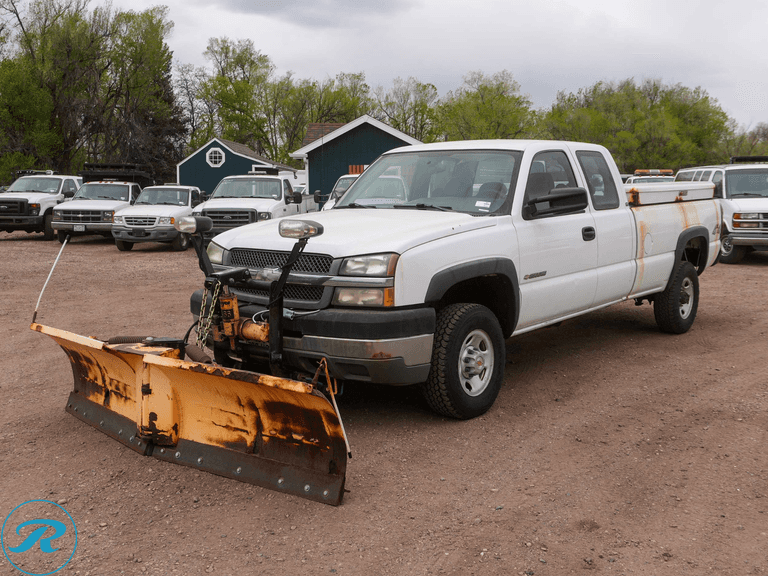 2004  Chevrolet  Silverado   2500 HD  4WD Super Cab  Pickup