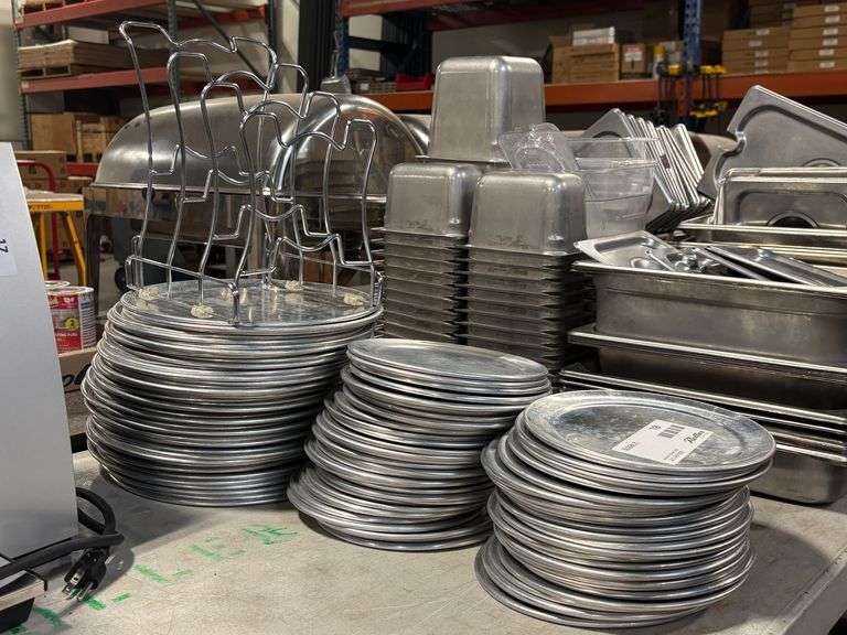 Pizza Pans With Chrome Rack