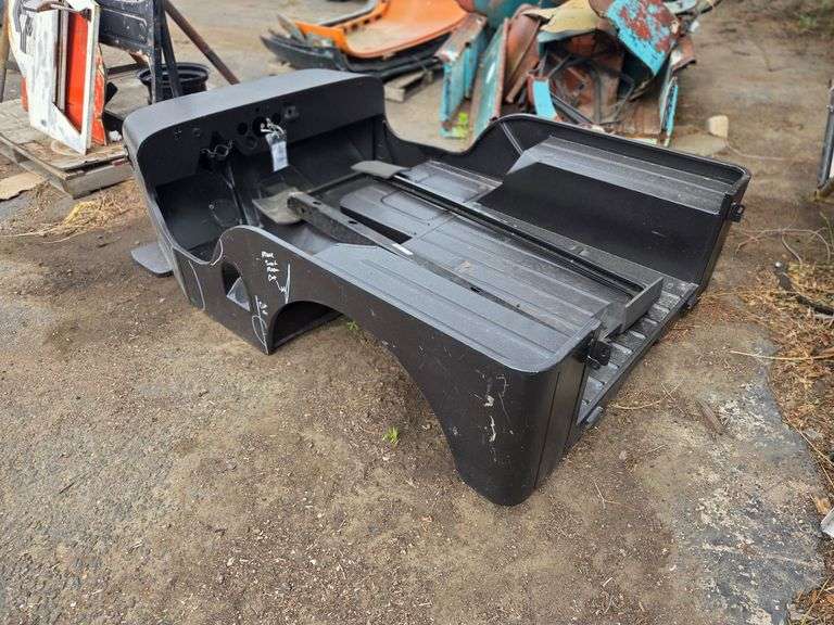Willys Jeep CJ7 Body - Roller Auctions