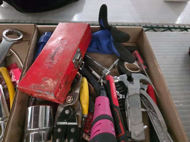 Hand Tools, Pliers, Wrenches, Screwdrivers, Socket Set, Pullers - Roller Auctions