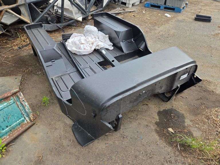 Willys Jeep CJ7 Body - Roller Auctions