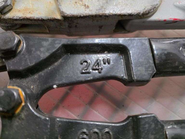 (2) Bolt Cutters and Cable Cutter - Roller Auctions