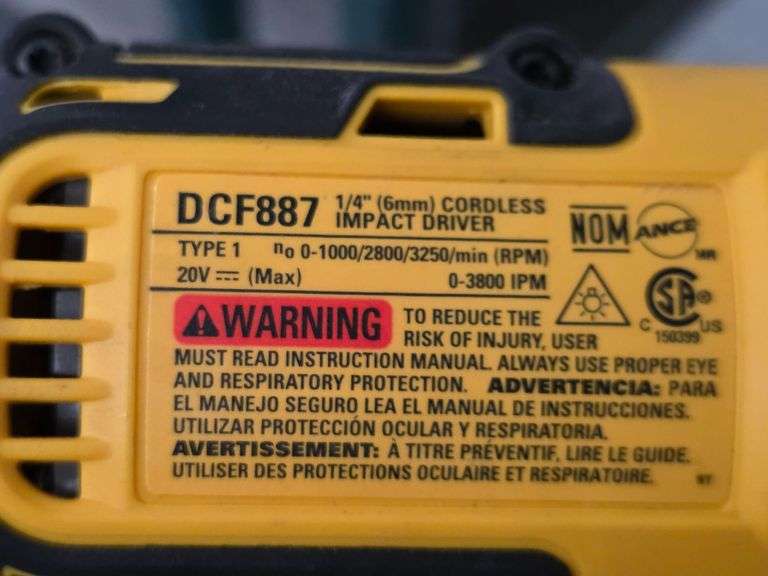 DeWalt DCF887 Impact Driver, DCD780 Drill Driver, DCL050 Worklight, 20V Max, With Bag - Roller Auctions