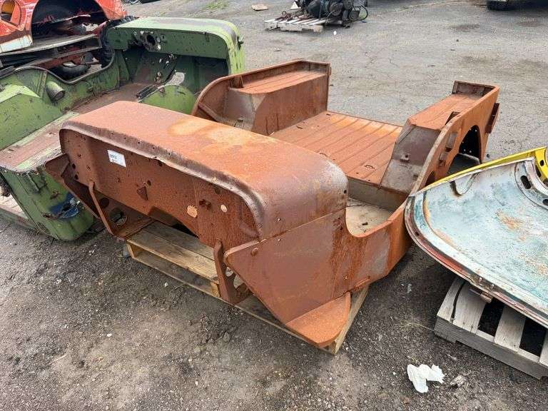 Willys Jeep CJ-2A Body