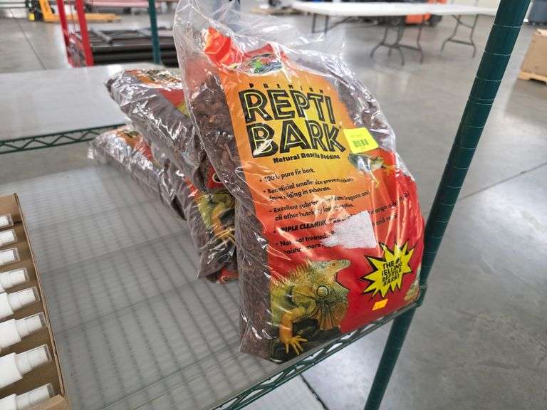 (4) Bags of Zoo Med REPTI BARK Natural Reptile Bedding