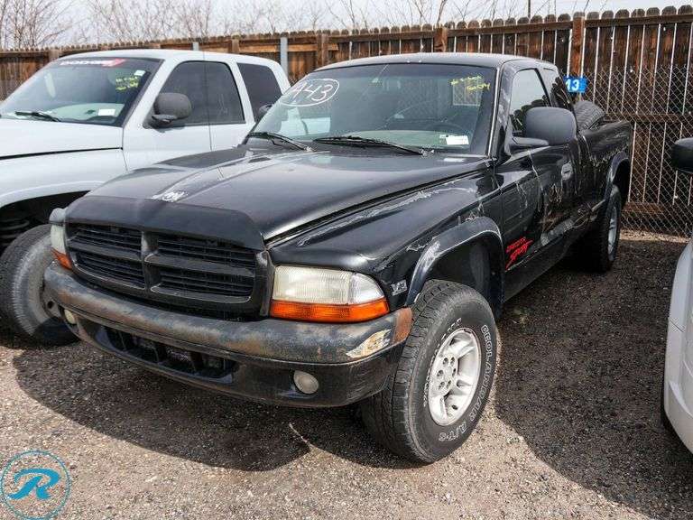 1999  Dodge  Dakota   4WD