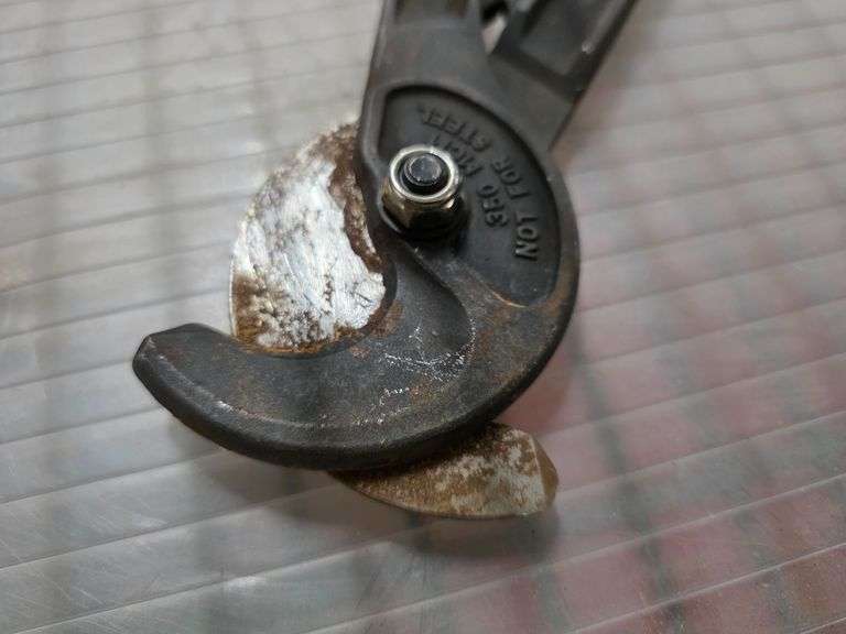 (2) Bolt Cutters and Cable Cutter - Roller Auctions
