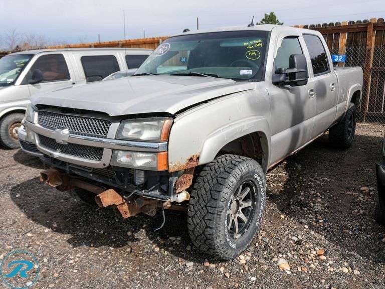 2004  Chevrolet  Silverado 2500 LS   4WD
