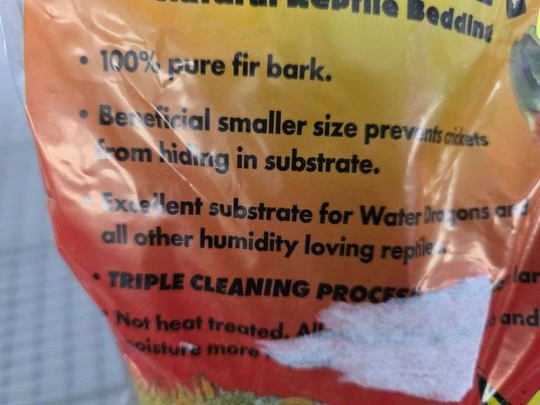 (4) Bags of Zoo Med REPTI BARK Natural Reptile Bedding - Roller Auctions
