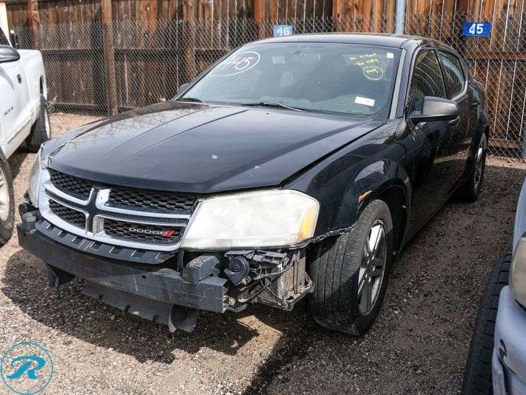 2013  Dodge  Avenger SE  FWD