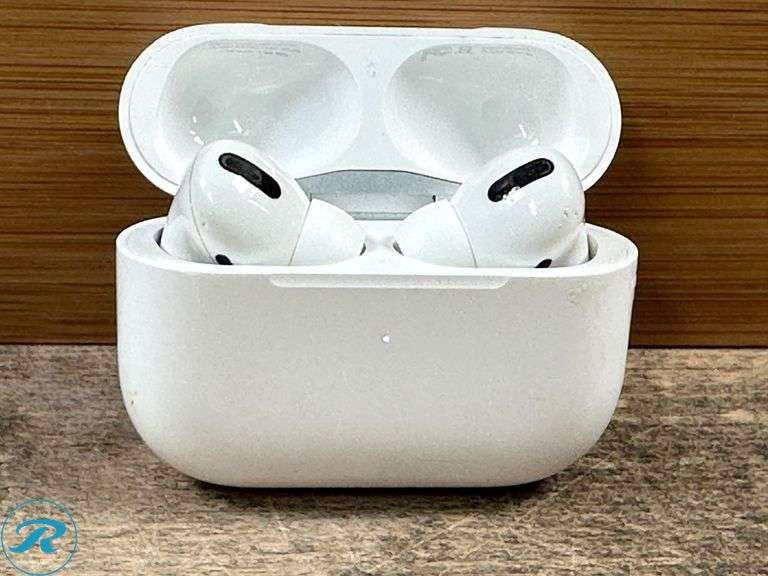 APPLE: Airpod Pro, 1st Generation- Used/ Heavily worn case/ Scuffs/ No Box
