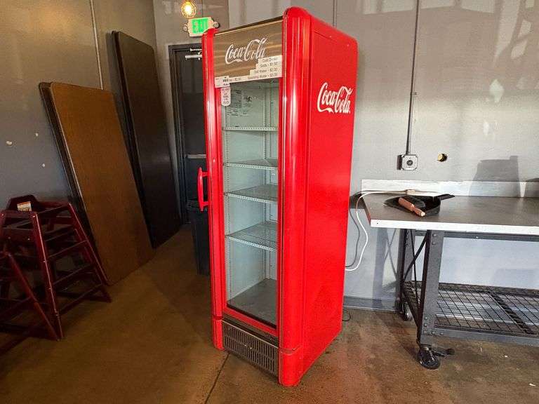 True GDM-15EM-RTO-LD Glass Door Refrigerated Merchandiser