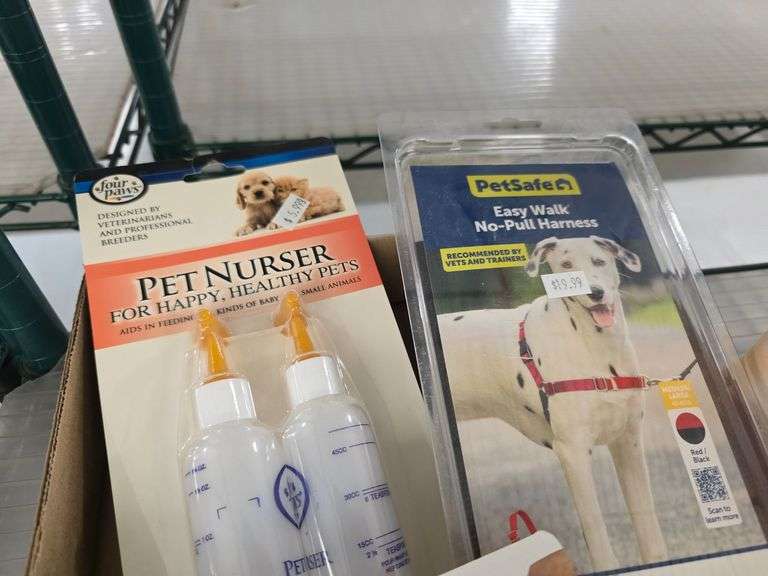 PetSafe Easy Walk No-Pull Harness, Four Paws Wee-Wee Pads, 6XL Dog Jacket, Bowls and Feed Insert - Roller Auctions