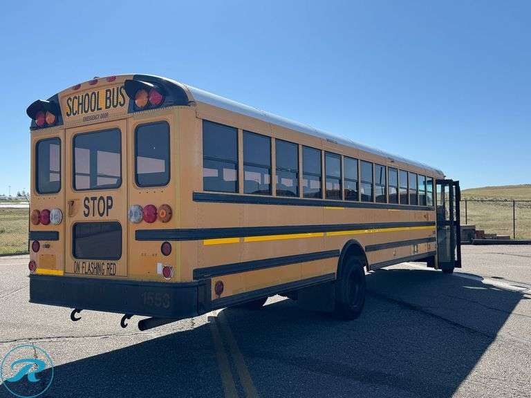 2005  IC Corporation  CE300  RWD  77-Passenger School Bus - Roller Auctions
