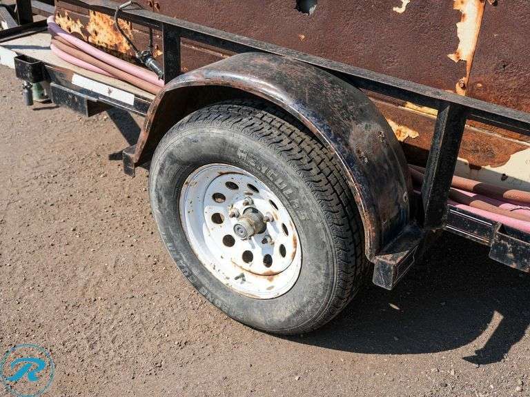 2001 Road Clipper S/A Utility Trailer - Roller Auctions