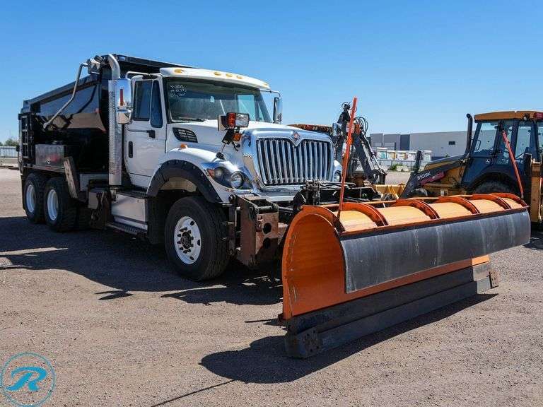 2015  International  7600  T/A  Plow Truck - Roller Auctions
