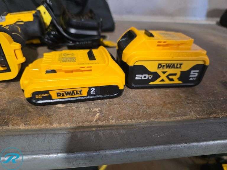 Dewalt DCD799 Hammerdrill and DCF850 Impact Driver Cordless Combo Kit, 20V, (2) Batteries and Bag - Roller Auctions