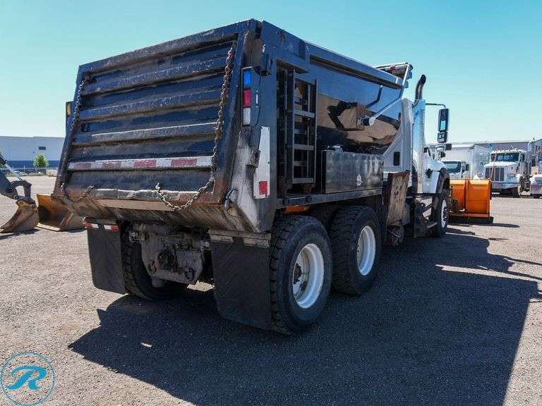 2015  International  7600  T/A  Plow Truck - Roller Auctions
