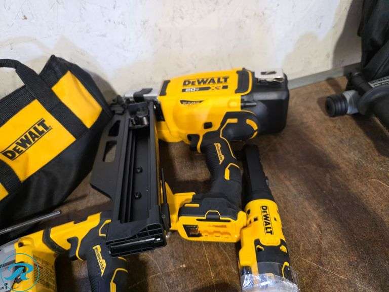 (4) Dewalt 20V Cordless Power Tools with Charger and (1) Battery - Roller Auctions