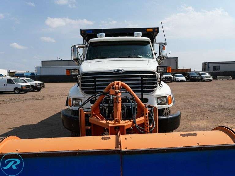 2004  Sterling  T/A Plow Truck - Roller Auctions