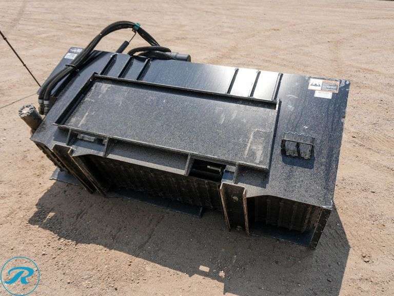 John Deere SA72 Hydraulic Side Bucket with Conveyor To Fit Skid Steer Loader - Roller Auctions